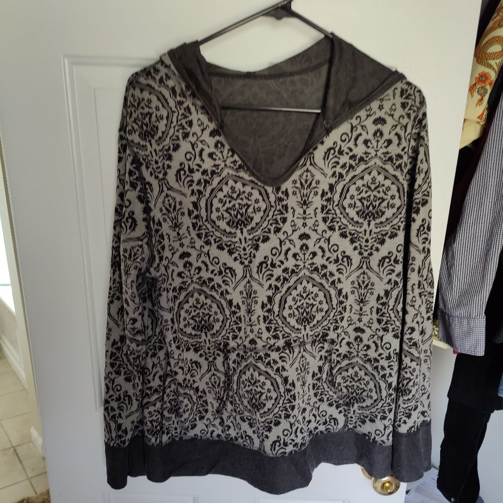 Reversible gray pattern hooded top